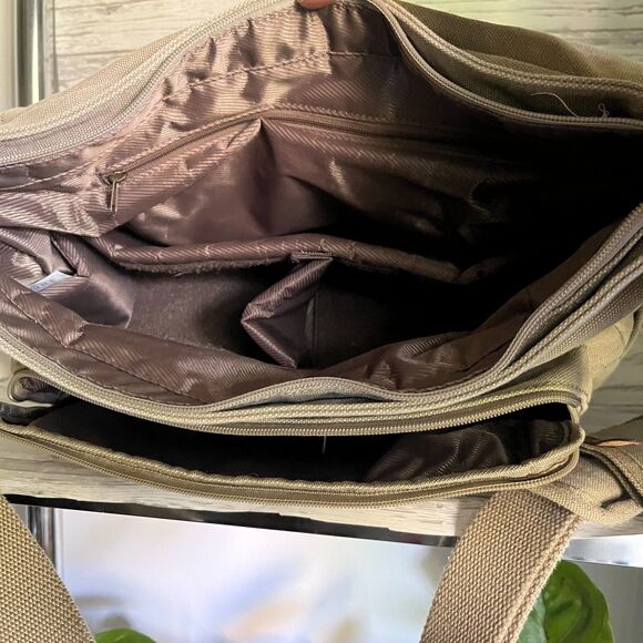 Kelly Moore Bag Kate Canvas Messenger Camera Bag - Picture 7 of 7